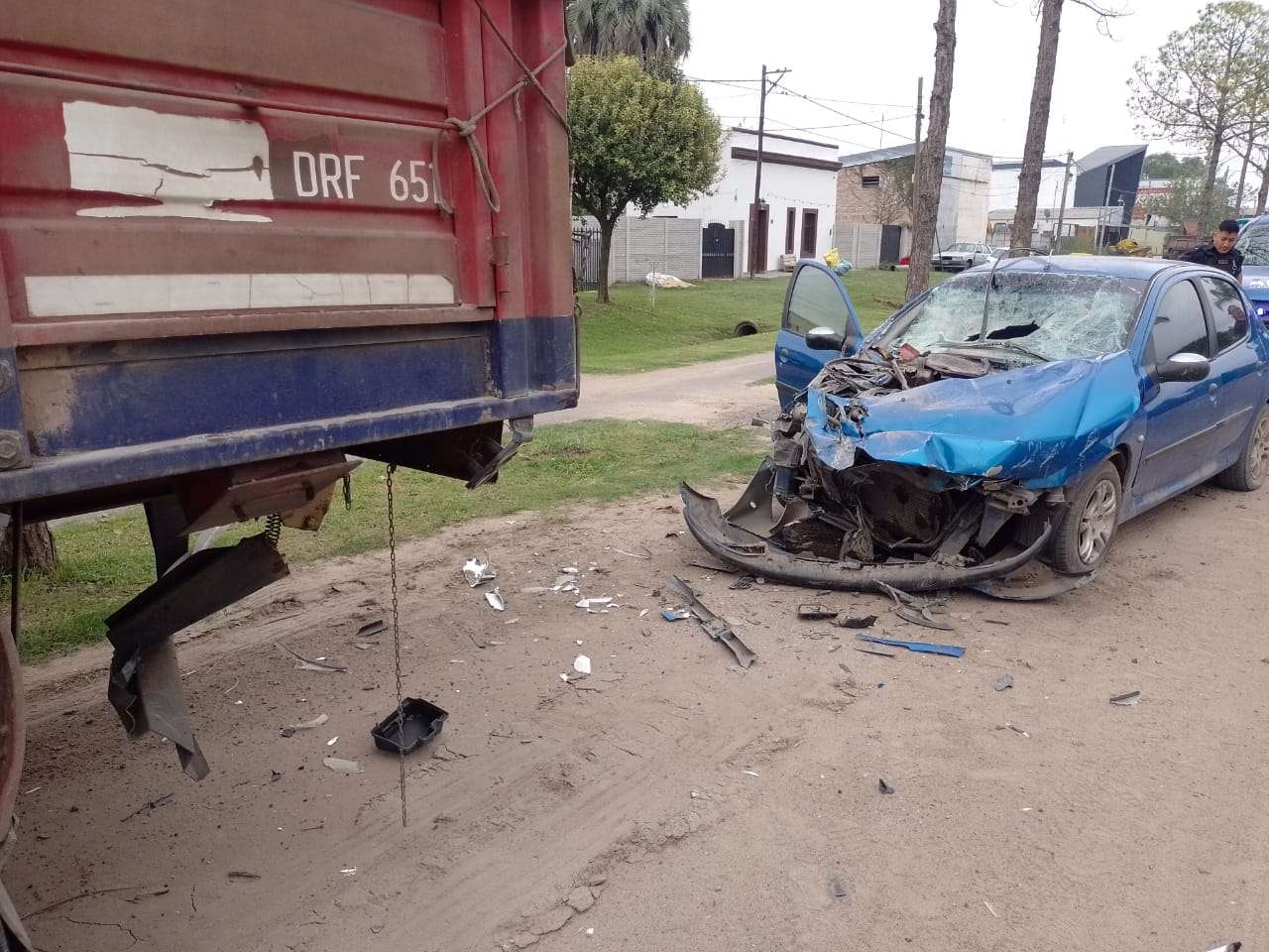 Reconquista: un joven está grave tras chocar un camión estacionado