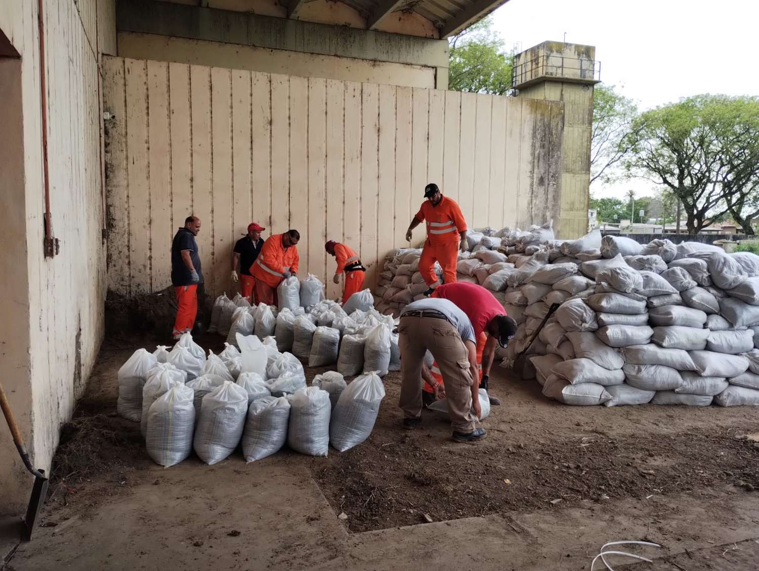 Crecida del río San Javier: Evacuaciones y acciones en marcha
