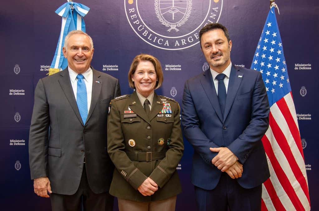 En Casa Rosada, el gobierno nacional recibió a la Jefa del Comando Sur de EEUU